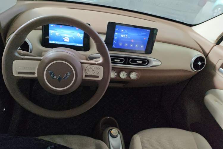 Used Wuling Hongguang MINIEV 2025 Four-Door Version Premium Edition