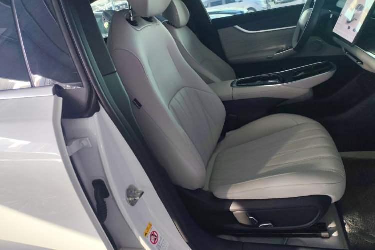 Used  A07 2025 All-Electric "True Fragrance" Edition 710-Mile Long-Range Version