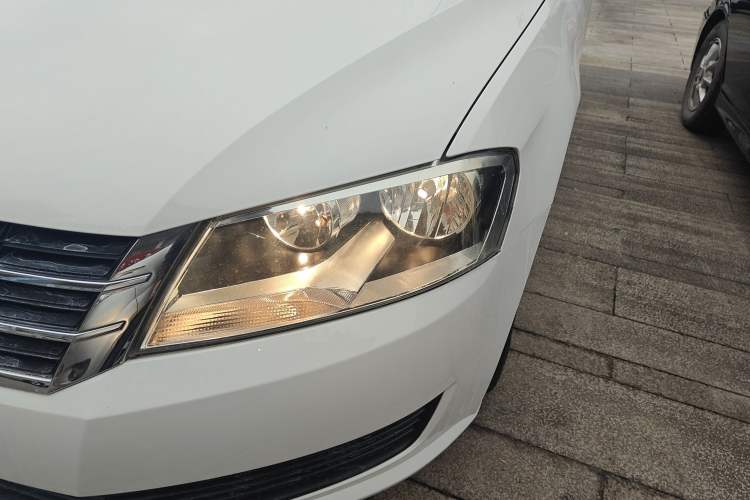 Used Volkswagen Lavida 2013 Revised Classic 1.6L Automatic Fashion Edition
