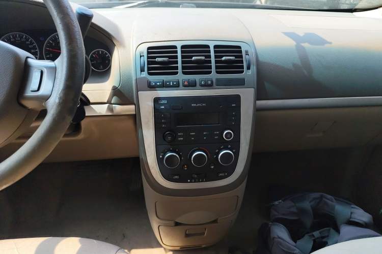 Used Buick GL8 2014 2.4L Classic Edition
