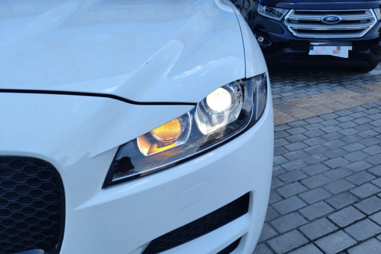 Used Jaguar F-PACE 2016 2.0T Two-Wheel Drive Urban Luxury Edition
