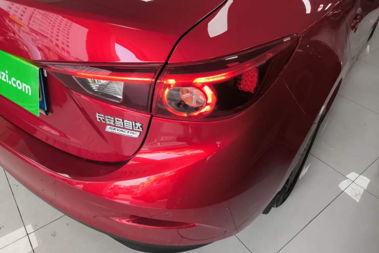 Used Mazda Mazda 3 Axela 2017 Sedan 1.5L Automatic Luxury Model Emission Standard China V
