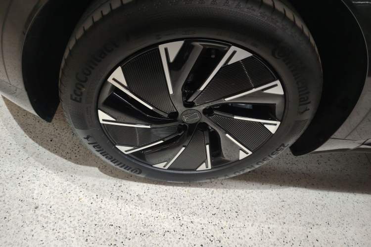 Used  07 2024 Pro+ All-Electric Version
