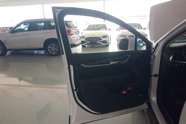 Used Cadillac XT5 2016 25T Luxury Model
