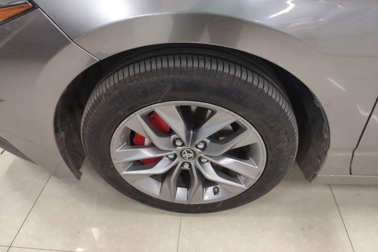 Used Toyota Avalon 2019 Dual-Engine 2.5L Luxury Edition China VI Standard
