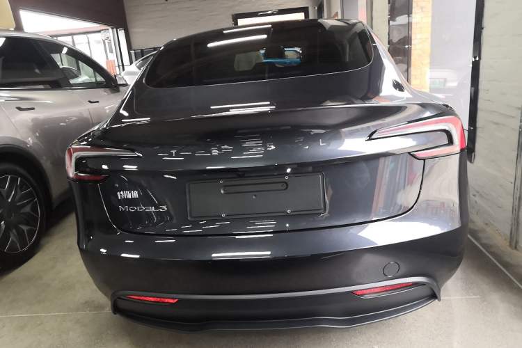 Used Tesla Model 3 2025 Rear-Wheel-Drive Version
