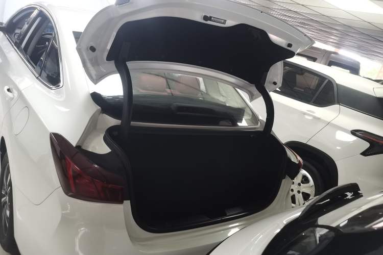 Used Changan Eado 2021 PLUS Blue Whale NE 1.4T GDI DCT Prestige Model
