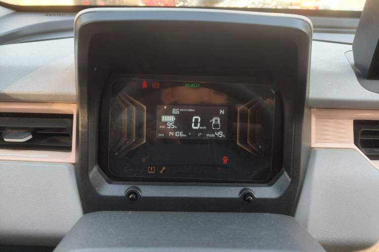 Used Chery QQ Ice Cream 2022 120km Milkshake Phosphate Lithium-Iron
