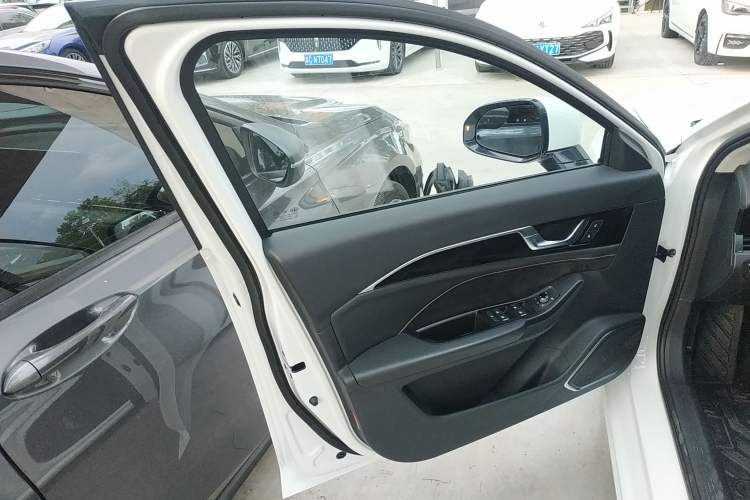 Used Bestune B70 2022 Third Generation 2.0T Automatic Enjoyment Version
