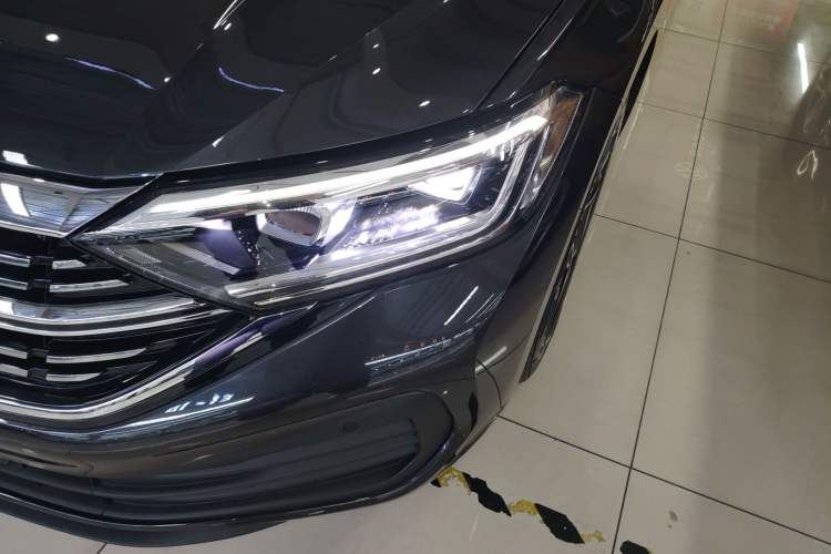 Used Volkswagen Sagitar 2025 Revised Version Three 300TSI DSG Excellence Edition
