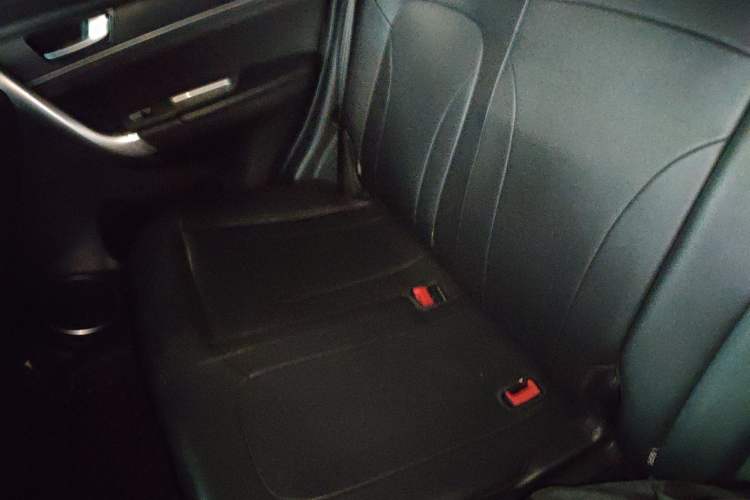 Used Haval M6 2019 1.5T Manual Two-Wheel Drive Elite Version China VI Standard
