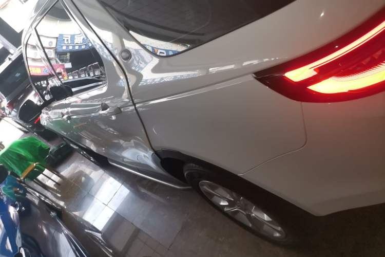 Used Land Rover Discovery Sport 2020 200 PS Family Edition
