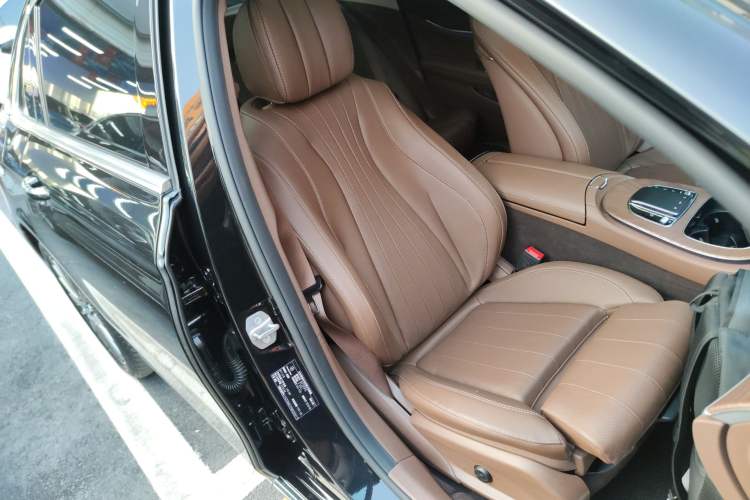 Used Mercedes-Benz E-Class 2023 Facelift E 260 L