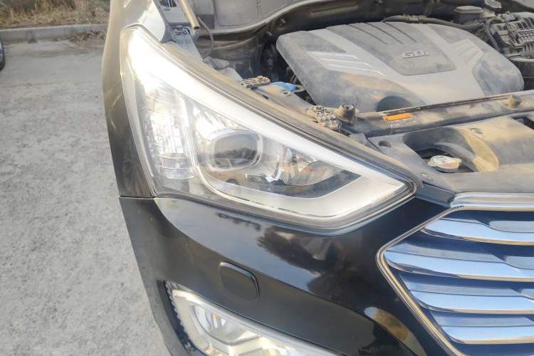 Used Hyundai Grand SantaFe 2013 3.0L 7-Seater 4x4 Flagship Edition
