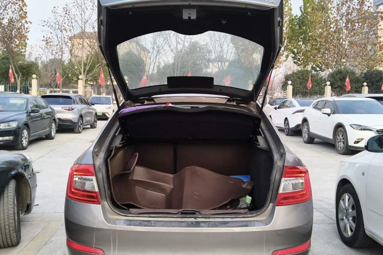 Used Skoda Octavia 2016 1.6L Automatic Smart Drive Edition
