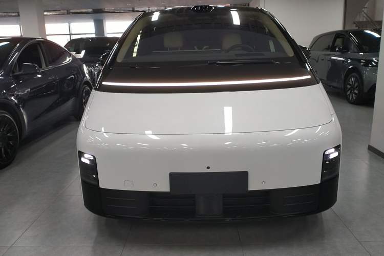 Used Li Auto MEGA 2025 Home Family Special Edition
