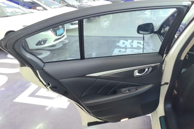 Used Infiniti Q50L 2016 2.0T Comfort Edition
