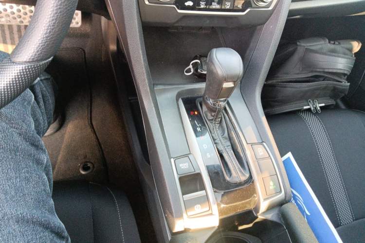 Used Honda Civic 2021 HATCHBACK 220TURBO CVT Trendy Cool Edition
