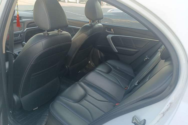 Used Geely Auto Emgrand 2017 Sedan Million Edition 1.5L Manual - Upward Version
