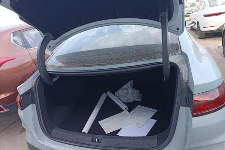 Used BYD Qin L 2025 DM-i Smart Drive 80KM Leading Model
