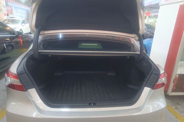 Used Toyota Camry 2019 Revised Version 2.0G Luxury Edition