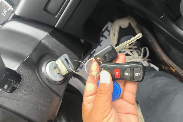 Used Nissan Paladin 2013 2.4L 4x4 Luxury Version China V Standard
