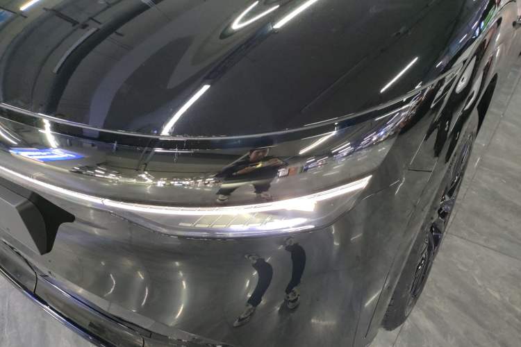 Used Zeekr 7X 2025 100 kWh Long-Range Rear-Wheel Drive with Intelligent Driving Features
