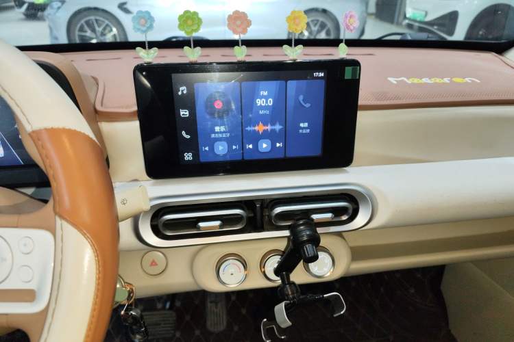 Used Wuling Hongguang MINIEV 2024 3rd Generation 215km Advanced Version
