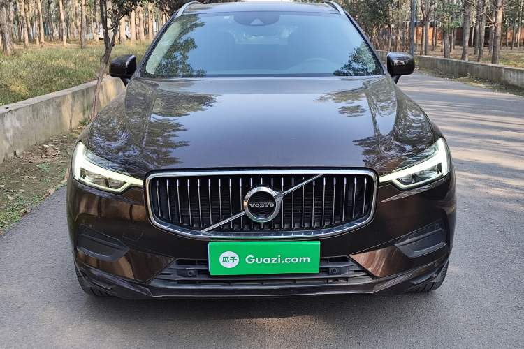 Used Volvo XC60 2019 T5 4x4 Zhiyuan Edition China VI Standard
