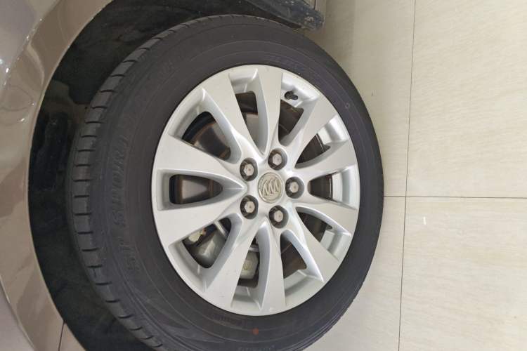 Used Buick LaCrosse 2013 2.4L SIDI Leading Comfort Version