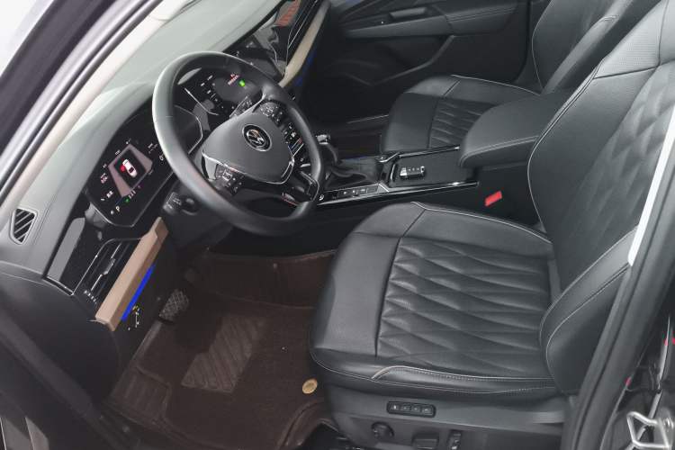 Used Volkswagen Passat 2020 Revised Version 330TSI Luxury Edition China VI Standard
