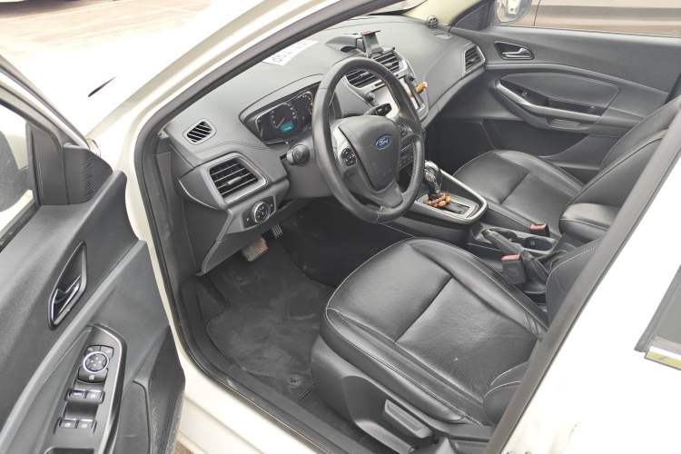 Used Ford Escort 2015 1.5L Automatic Fashion Model