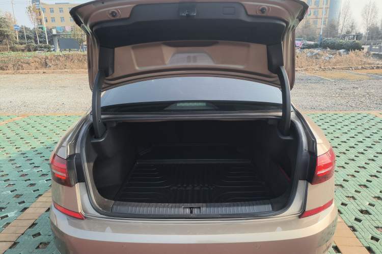 Used Volkswagen Passat 2019 330TSI Elite Edition China VI
