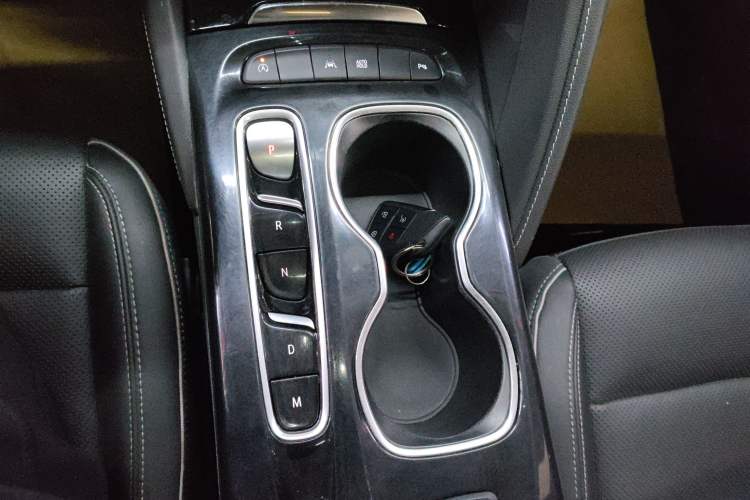 Used Buick Envision 2022 Encore S 652T Two-Wheel-Drive Luxury Model