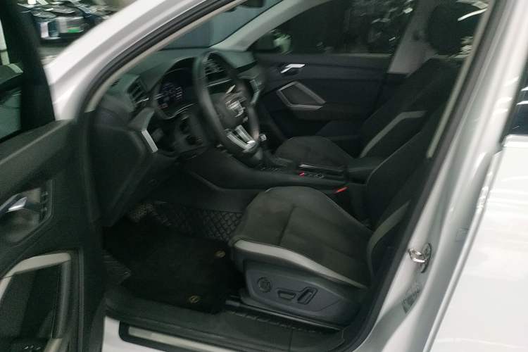 Used Audi Q3 2023 35 TFSI Progressive Dynamic Edition (1.4T)
