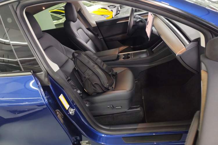 Used Tesla Model Y 2021 Long-Range All-Wheel-Drive Version
