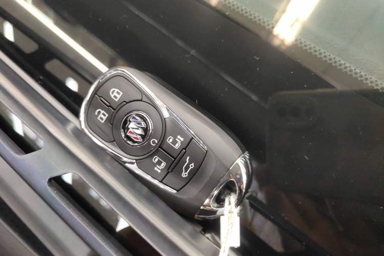 Used Buick GL8 2023 Avenir Avia 7-Seater Deluxe Edition
