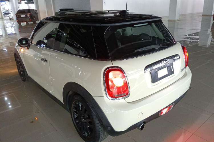 Used  MINI 2016 1.5T COOPER
