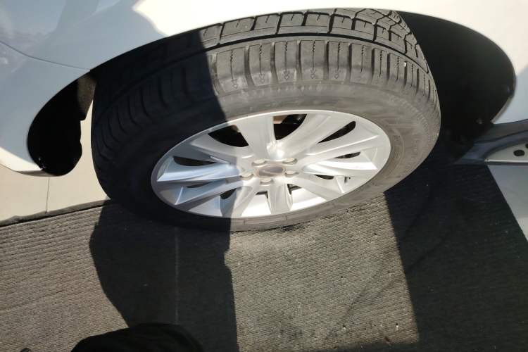 Used Haval H8 2015 2.0T two-wheel drive Comfort trim level
