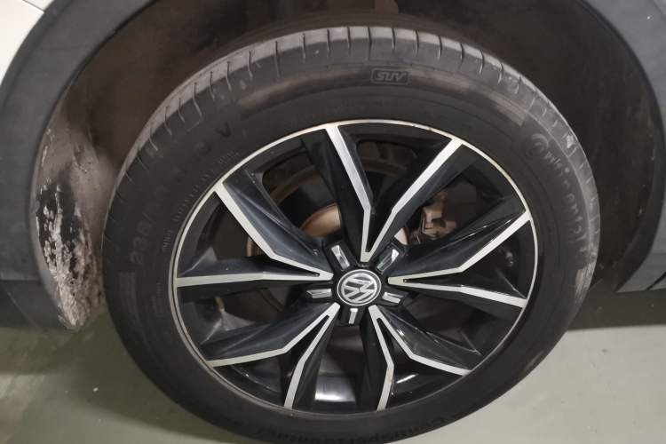 Used Volkswagen Tiguan L 2019 330TSI Automatic Two-Wheel Drive Smart Luxury Version China VI Standard