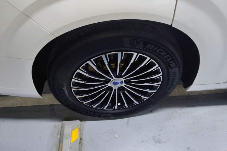 Used Denza D9 2023 DM-i 965 Luxury Model