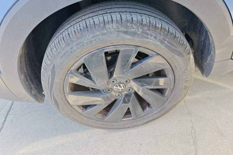 Used Volkswagen Tharu 2025 NewRui 300TSI Prestige Edition
