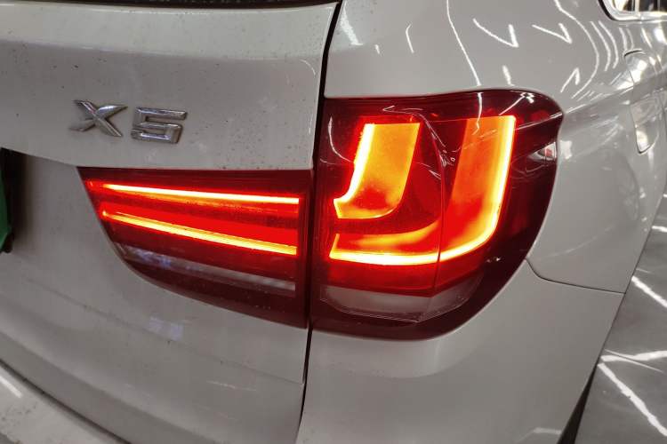 Used BMW X5 2015 xDrive28i
