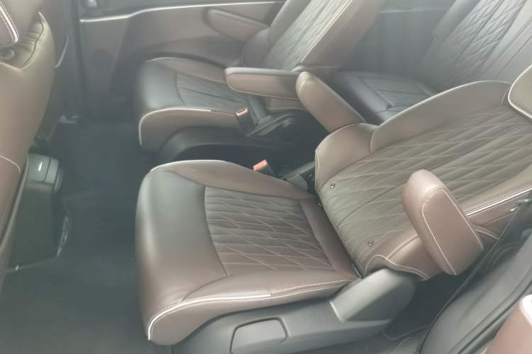 Used Buick GL8 2021 Land Cruiser Executive Class 652T Luxury Model
