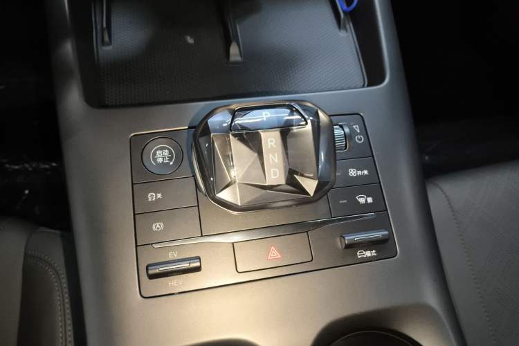 Used BYD Qin PLUS 2025 DM-i Smart Drive 55KM Leading Model
