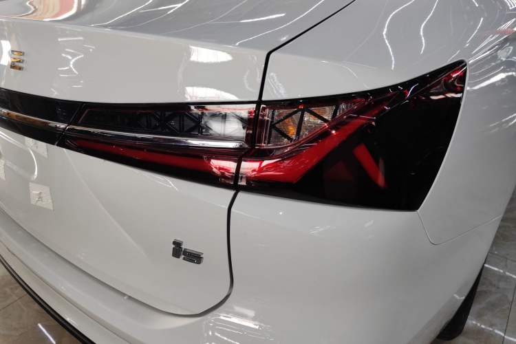 Used Roewe i5 2026 Model 1.5L CVT Luxury Edition