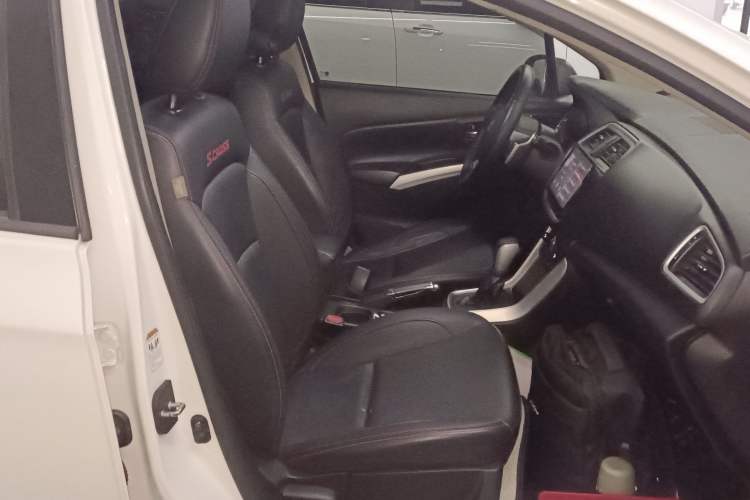 Used Suzuki S-Cross 2014 1.6L CVT Two-Wheel Drive Elite Version