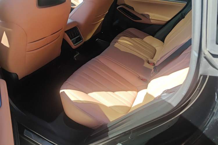 Used BYD Song L EV 2025 Intelligent Driving Version 602 km Range LiDAR-equipped All-Wheel-Drive Type
