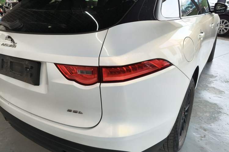 Used Jaguar F-PACE 2018 2.0T Two-Wheel Drive Urban Deluxe Edition
