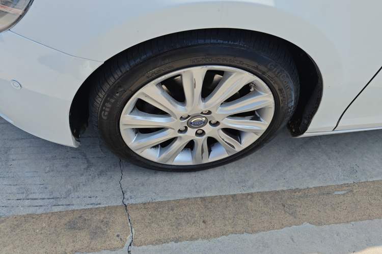 Used Volvo V40 2015 1.6T Zhiyi Edition
